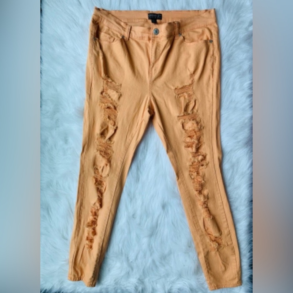 FOREVER 21+ distressed straight leg Jeans 16